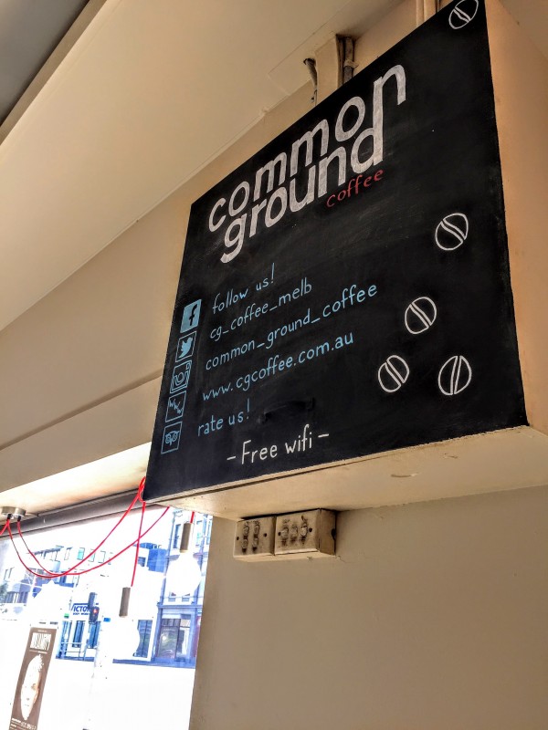 メルボルンのカフェ「common ground」