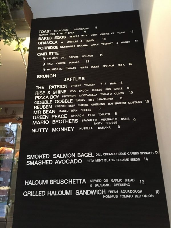 メルボルンのカフェ「Naked Espresso Bar」